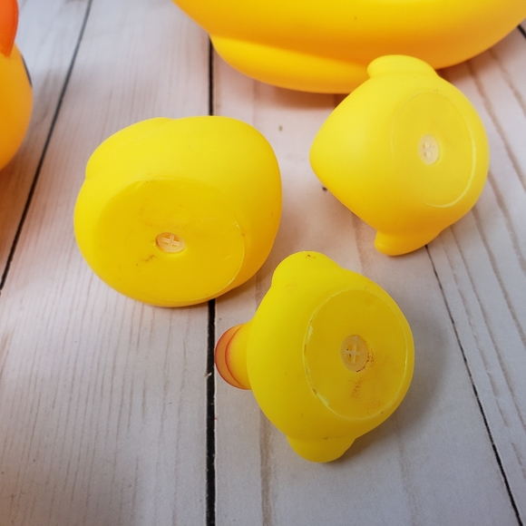 Jumbo Large Medium Small Yellow Rubber Ducks Toys Squeak - Picture 13 of 15